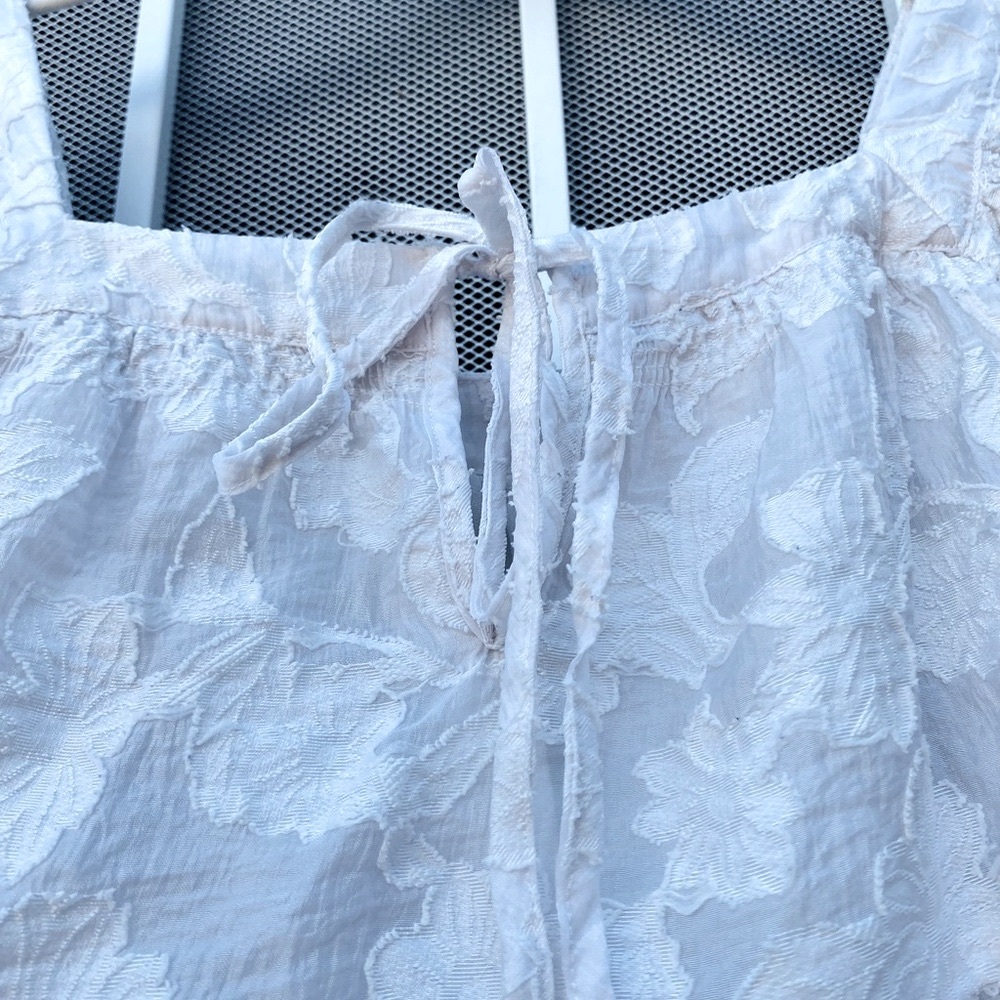 Moon River Cream Floral Blouse. XS - Picture 3 of 9